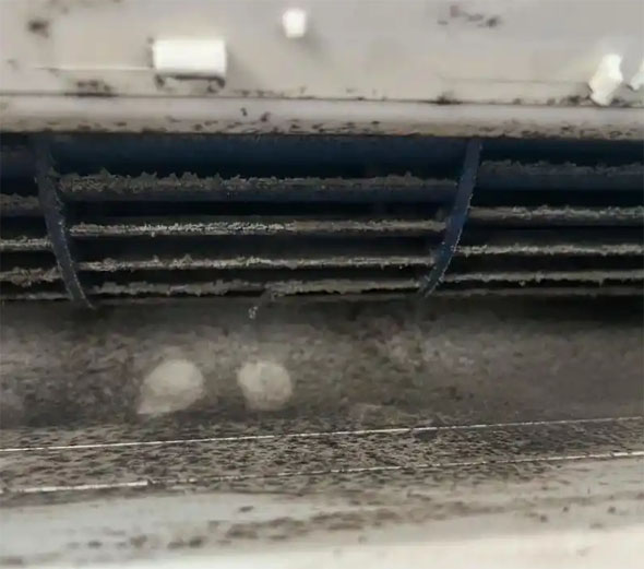 漠河空调吹的风有股烧焦味是怎么回事